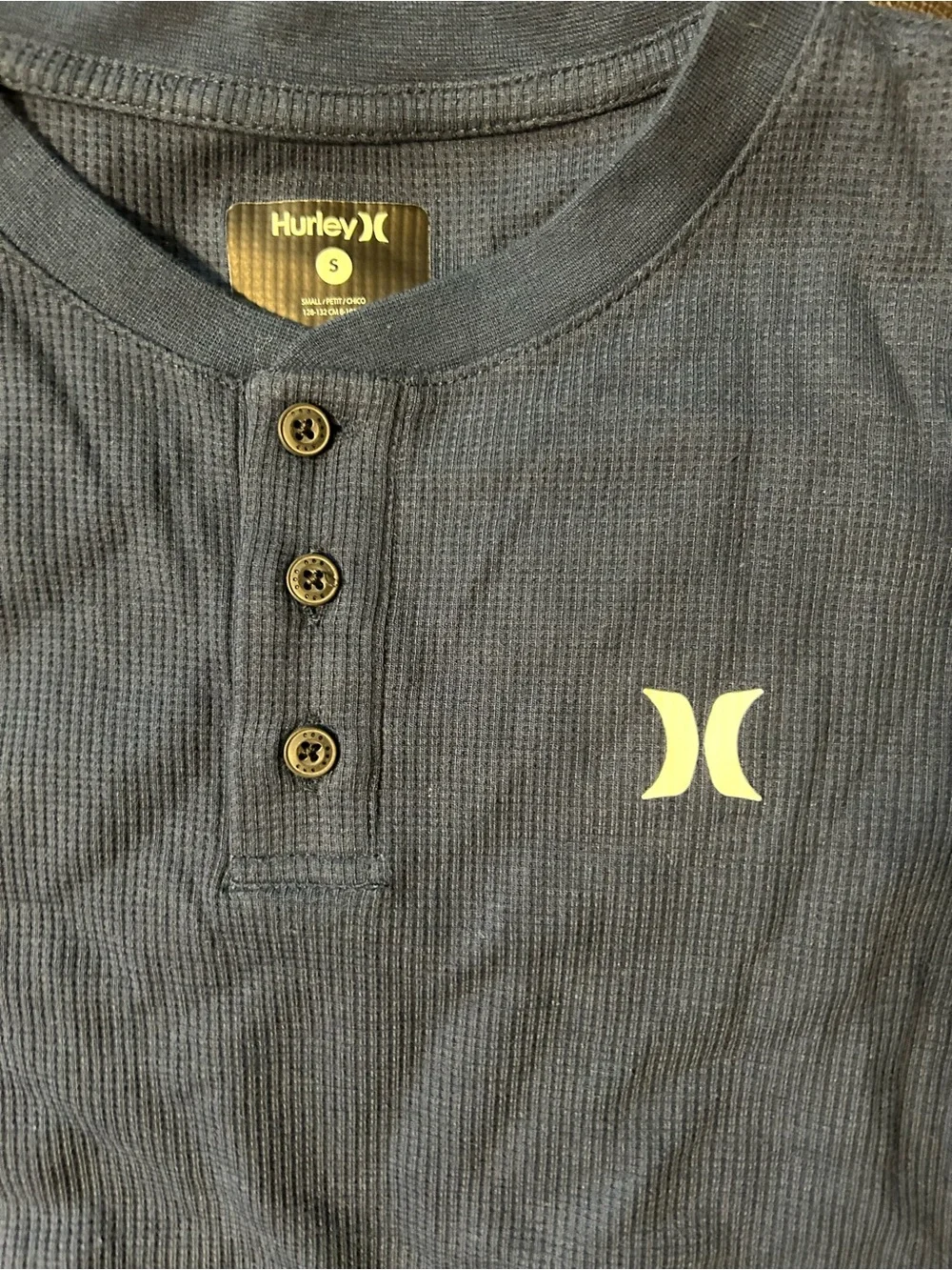 NWOT.‎ Hurley Thermal Shirt. Boys S.